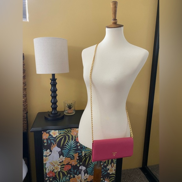 Prada Vitello Move Leather Wallet on Chain in Peonia Pink - Picture 8 of 9